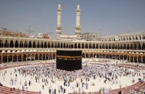 MUSLIMANËT “ADHUROJNË” QABEN!?