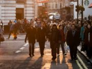 Mos u shoqëro me pesë kategori njerëzish – Hija Islame