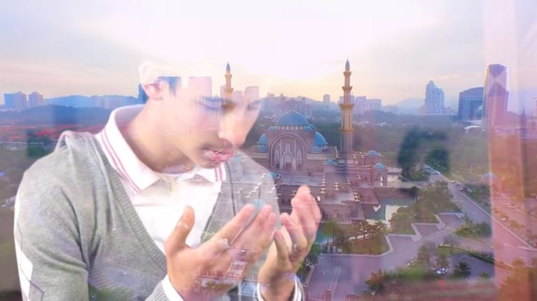 Lutja kunder atyre qe ju bejn padrejtesi – Hija Islame