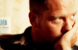 Sa është e vërtetë se dikujt i tregohet vdekja? – Hija Islame